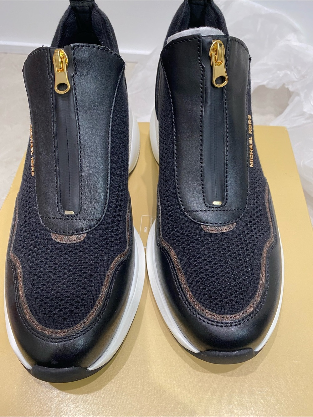 NEW in box Michael Kors Woman zip on Zuma trainer Size 10 - Picture 6 of 9